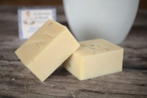savon artisanal bio lait de chèvre lavande
