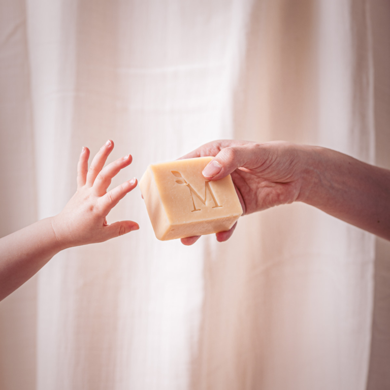 Lire la suite à propos de l’article Comment nettoyer la peau fragile et délicate de votre bébé ?
